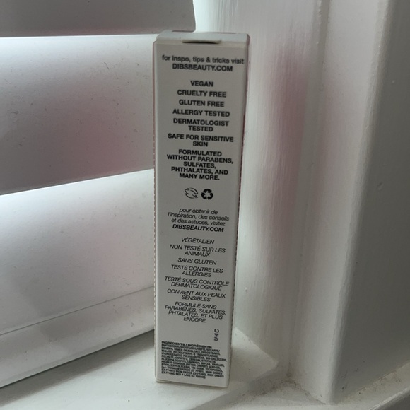 Dibs Glossy Balm - Effortless Pink -7.4ml/0.2 fl oz - Picture 2 of 7